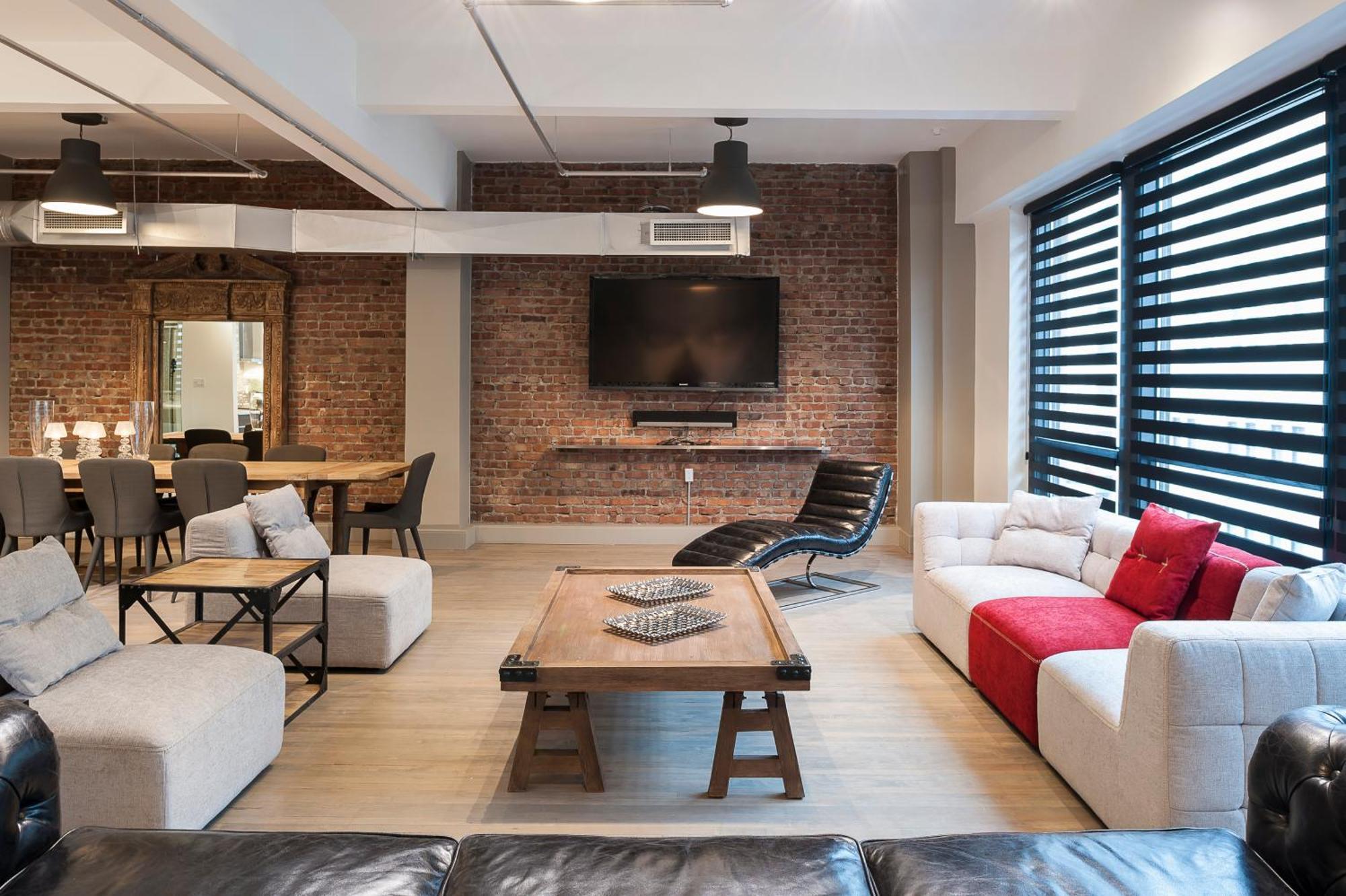 The Executive Loft At The Holland Hotel Монреал Екстериор снимка
