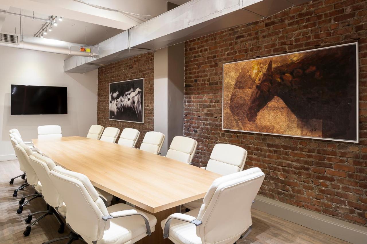 The Executive Loft At The Holland Hotel Монреал Екстериор снимка